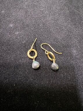 NWOT Gold Drop Earrings with Iridescent Gray Pearls